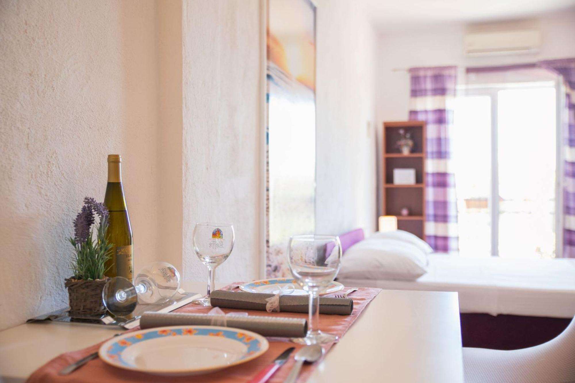 Apartment Livaja Kaštel Novi Chambre photo