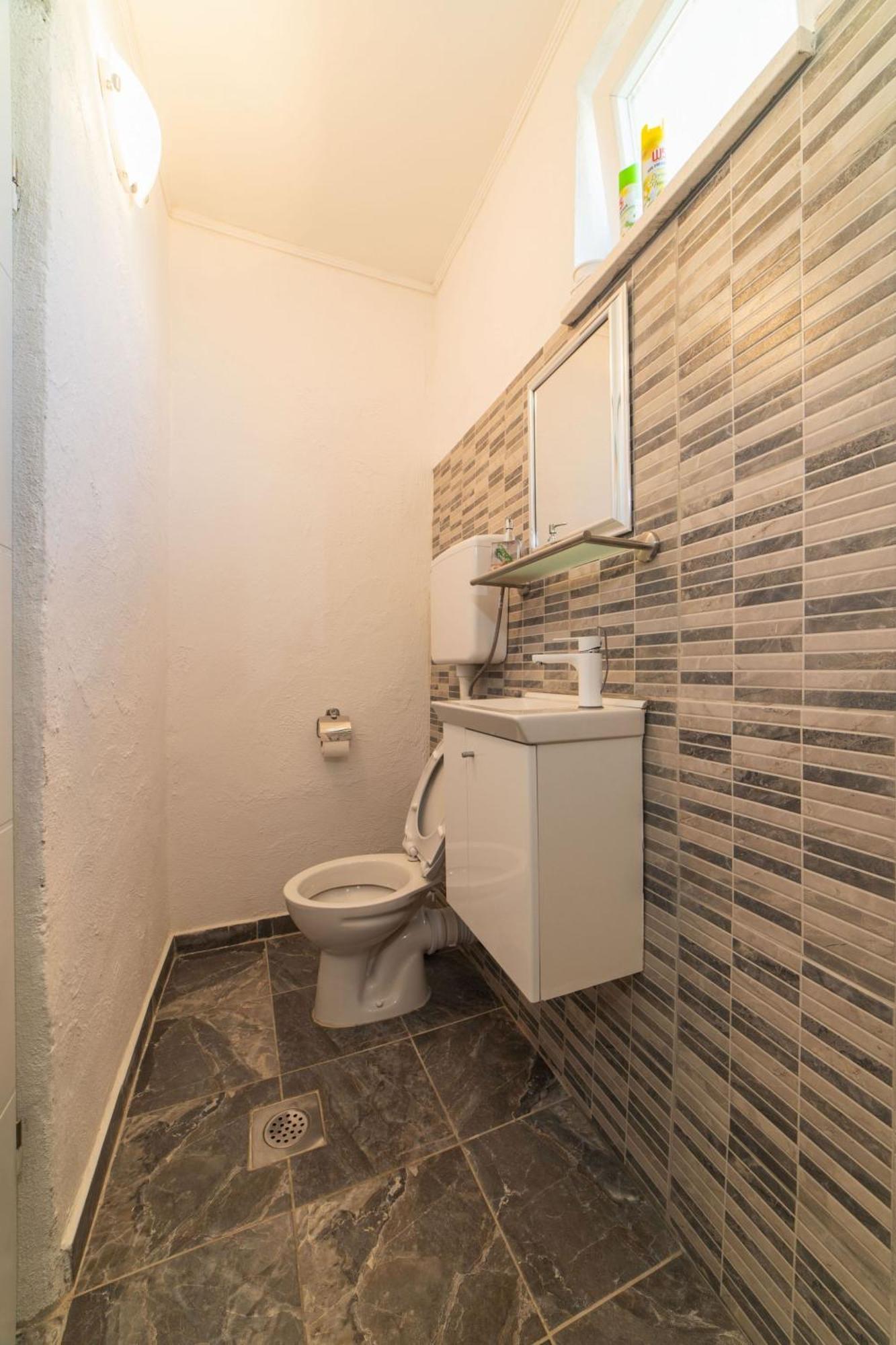 Apartment Livaja Kaštel Novi Chambre photo