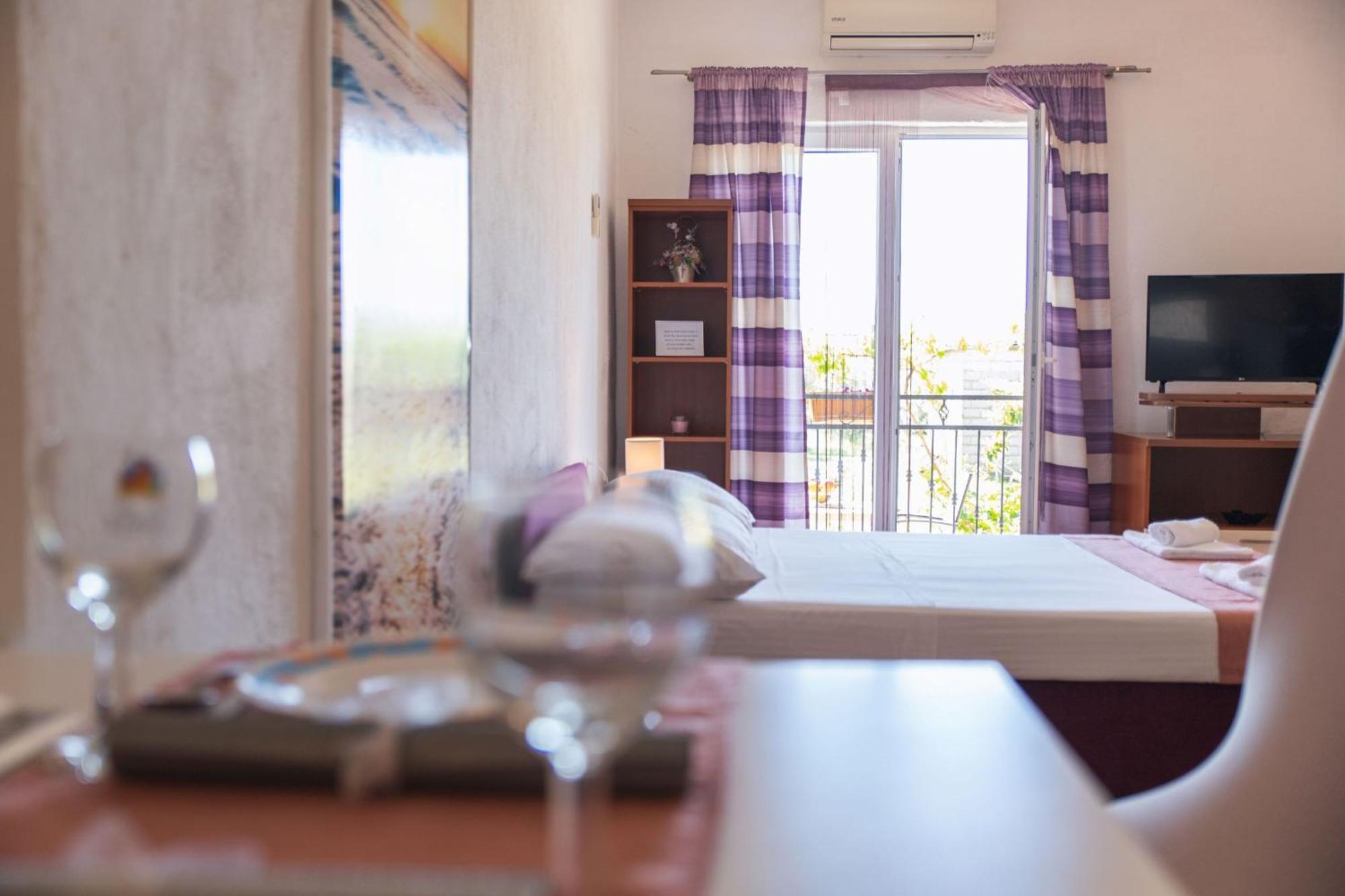 Apartment Livaja Kaštel Novi Chambre photo