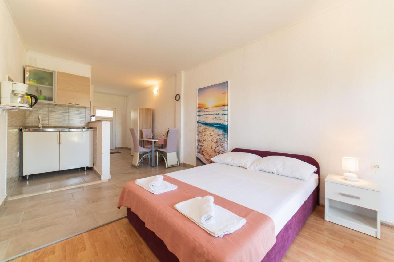 Apartment Livaja Kaštel Novi Extérieur photo