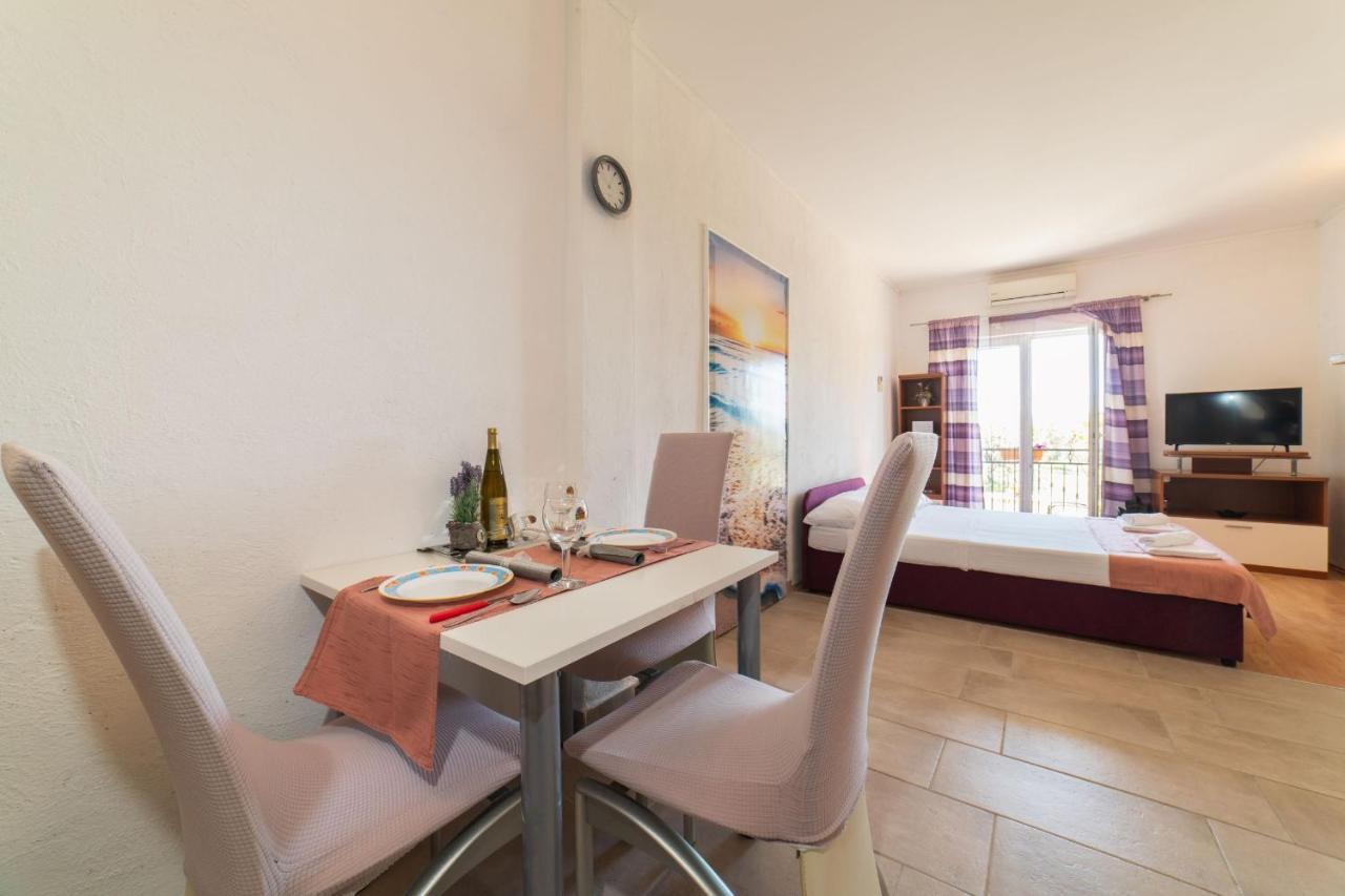 Apartment Livaja Kaštel Novi Extérieur photo