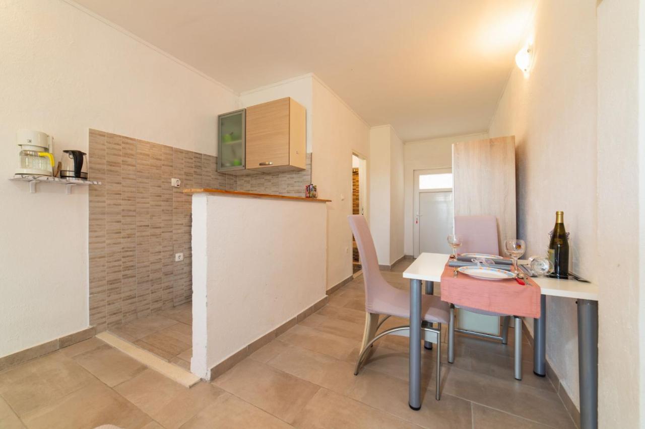 Apartment Livaja Kaštel Novi Extérieur photo